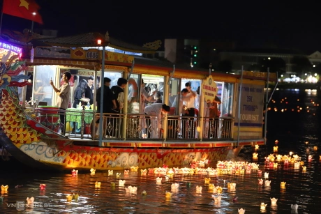 Trải nghiệm Huế về đêm (1)